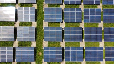 Điện mặt trời mái nhà cho doanh nghiệp: nhu cầu, lợi ích & giải pháp phát triển [Rooftop solar power for businesses: needs, benefits and development solutions]